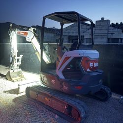 Excavator E35 W/thumb -Jackhammer- Augers