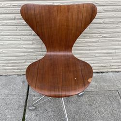 Mid Century Modern The Fritz Hansen Swivel Chair Model 3117