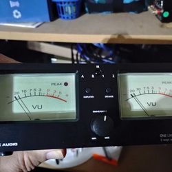 DOUK  Amp/Speaker Switch