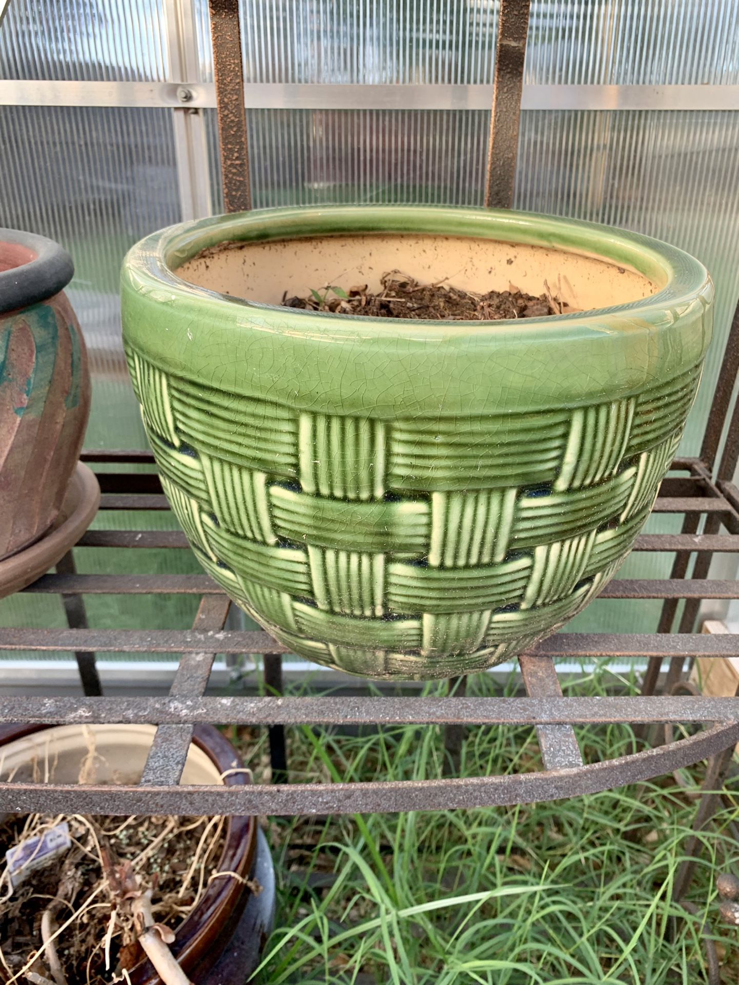 Beautiful Green Lattice Design Ceramic Pot