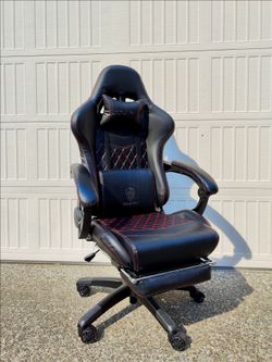 Ergonomic Gaming Chair with Footrest and Lumbar Support