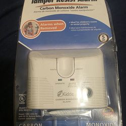 Kidde Carbon Monoxide Alarm Tamper Resist Plug-In w/ Battery Backup KN-COB-LCB-A