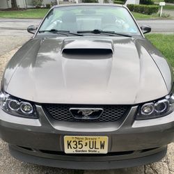 2004 Ford Mustang