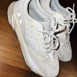 Adidas Yeezy Boost 700 Wave Runner Cream. 