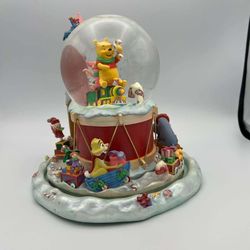 WINNIE THE POOH SNOWGLOBE TOYLAND MUSIC