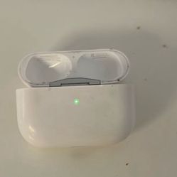 AirPods Pro USB C case. AUTHENTIC
