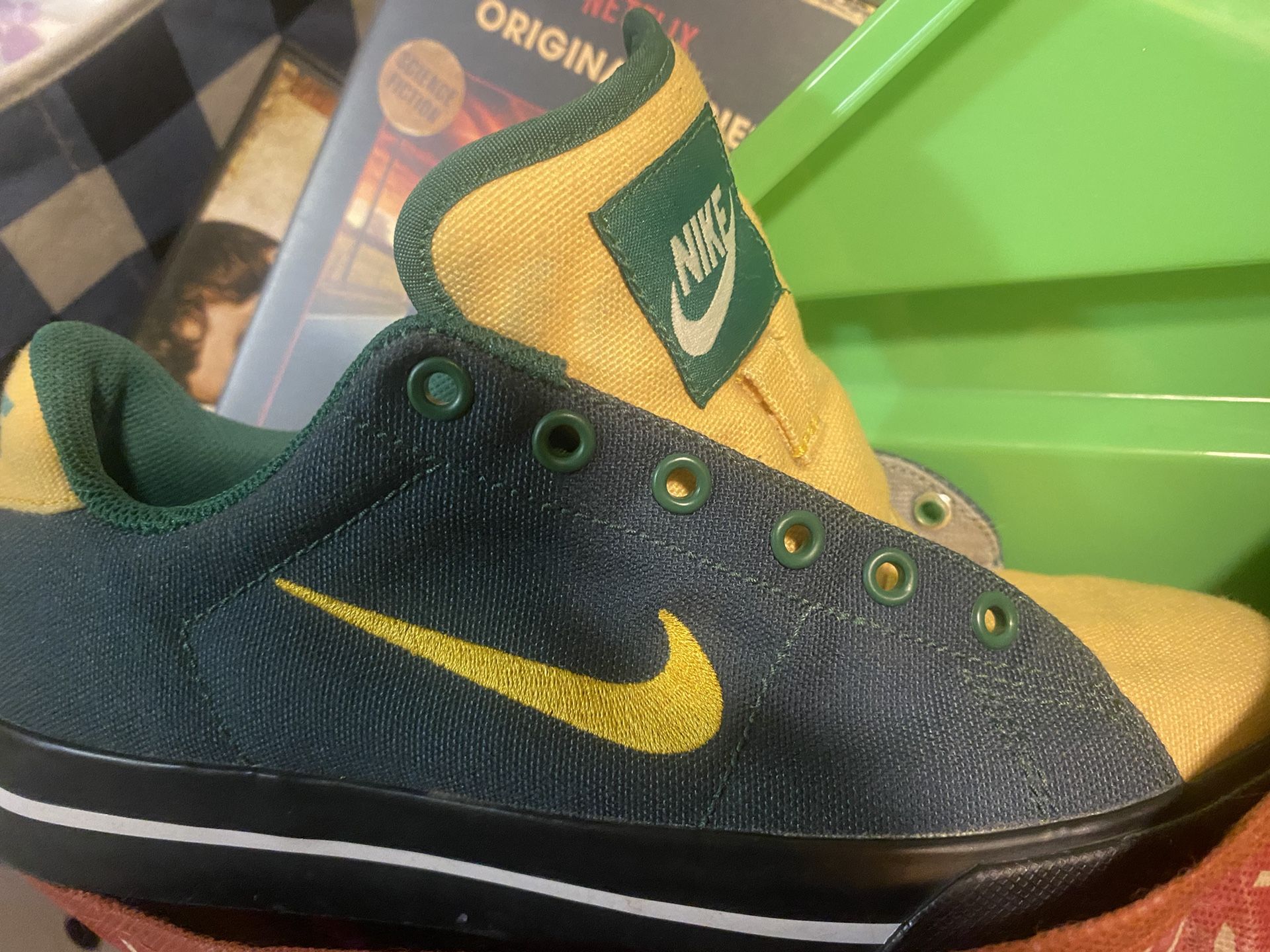 Nike ID (Nike By You) Custom UofO Colors Size 7