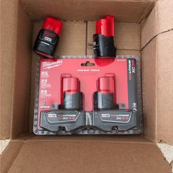 Milwaukee M12 Battery Set