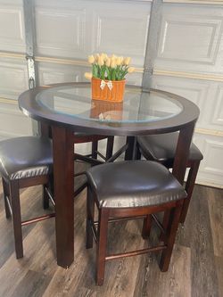 Round Glass Top Pub Table with 4 Stools