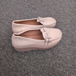 Size 5.5 Women Shoe
