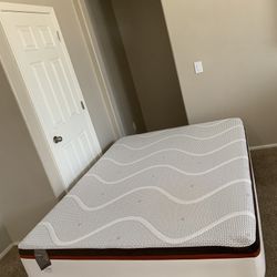 QUEEN MEMORY FOAM SOFR BEAUTYREST MATTRESS AND FREE BOX SPRING