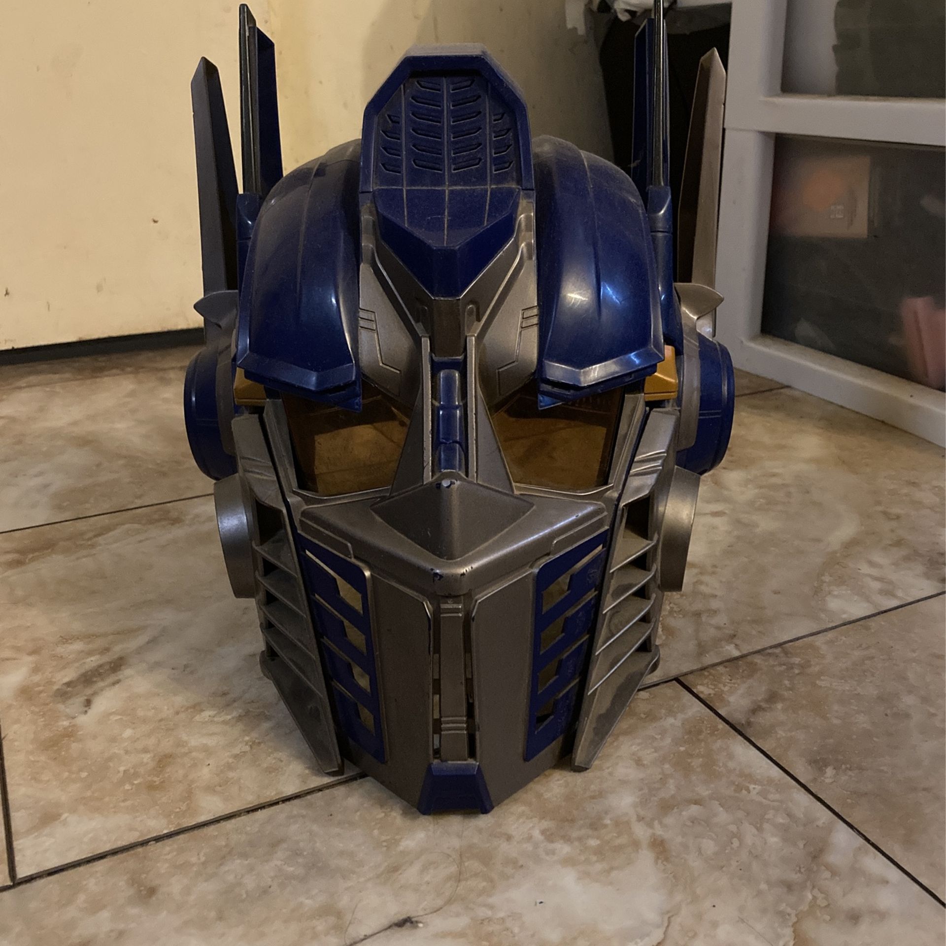 2006 HASBRO TRANSFORMERS OPTIMUS PRIME VOICE CHANGER HELMET MASK