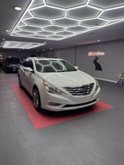 2011 HYUNDAI SONATA LIMITED  NO ACCIDENTS