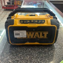 Clock Radio Dewalt 