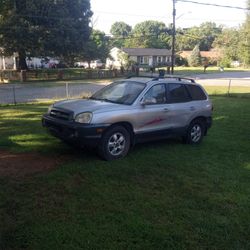 2006 Hyundai: Santa Fe Automatic SUV.