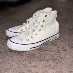 Woman Converse