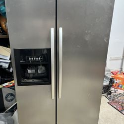 Whirlpool Fridge Refrigerator 35.5wide, 27 Deep, 68.5 High