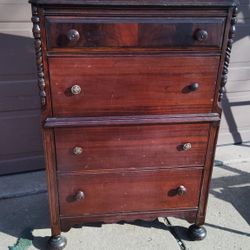 Antique 4 Drawer Dresser
