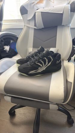 KD 18 Slim reaper size 9.5 in men’s
