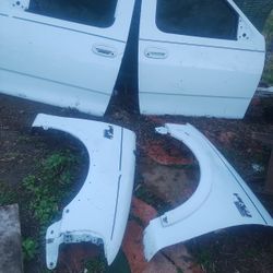 01' FORD F150 Doors , ⚡ Bed And Other Parts 