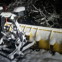 Fisher Minute Mount II 8' Plow. Excellent Condition 