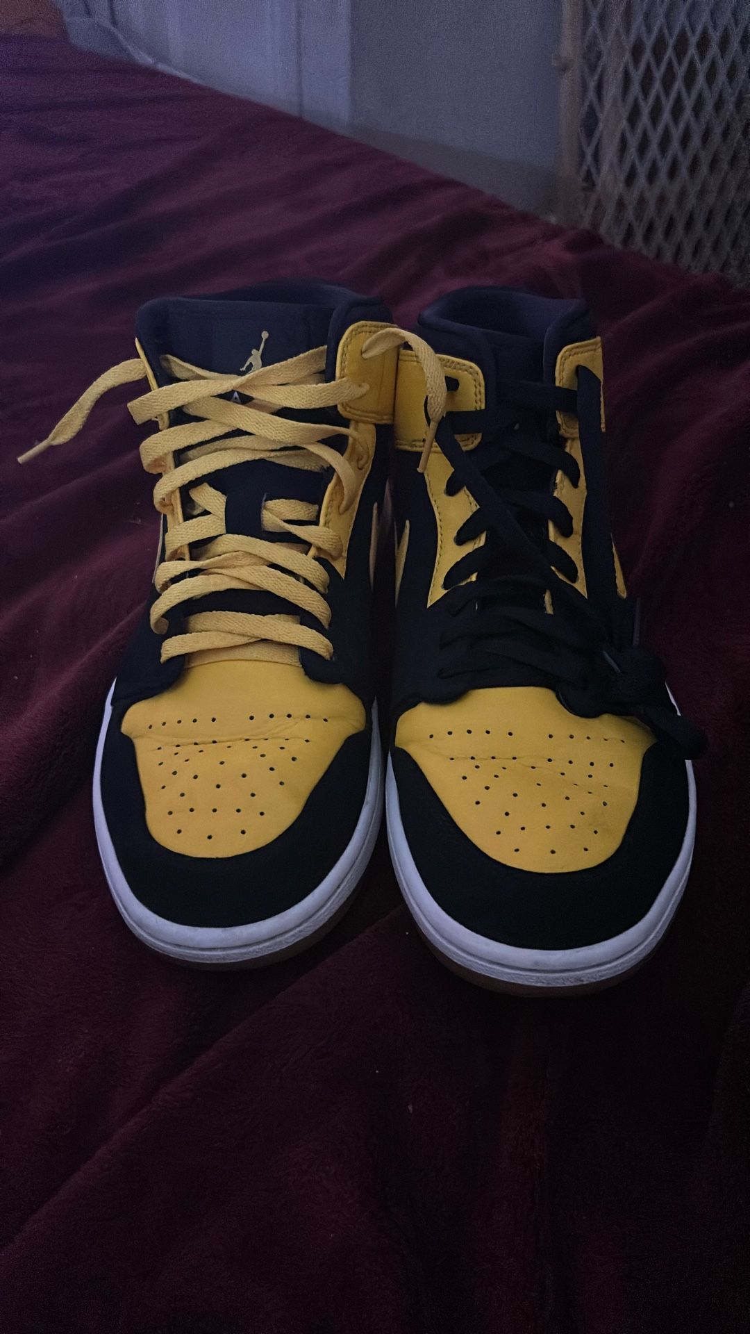 Jordan 1 Retro Mid (2017) Edition
