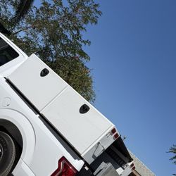 Tool Box with Top Lid for Ford F-150 XL