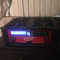 Milwaukee Pack out Boom Box 