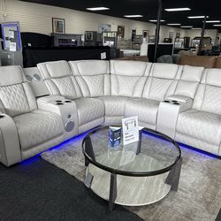 Power Recliner Sectional. 🚚WE DELIVER🚚