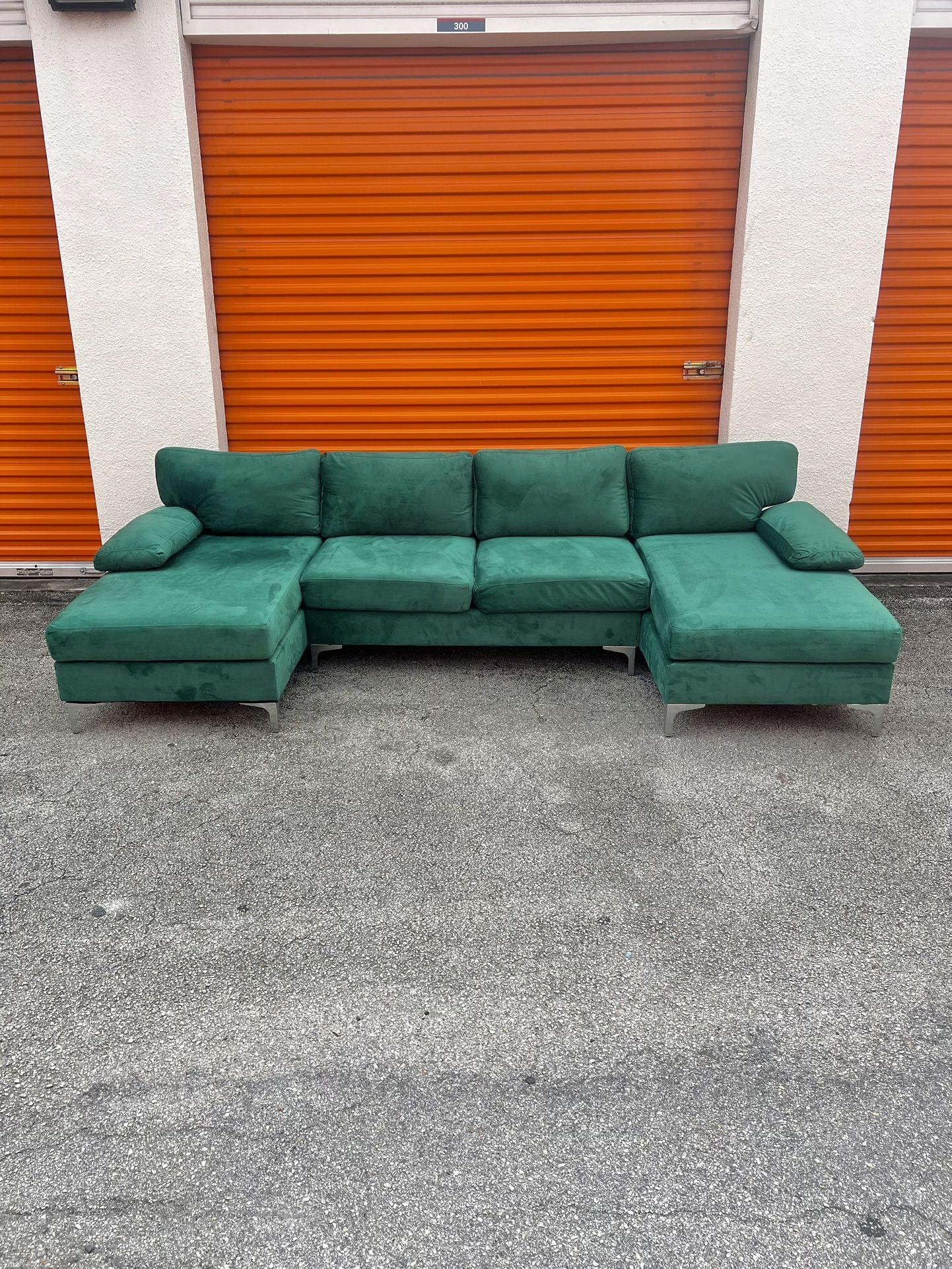 Green Velvet U Sectional Couch 🚛 SAME DAY DELIVERY