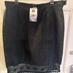 CAROLE LITTLE  Beautiful Hundred Percent Leather With Rayon Interior And Lace Bottom Skirt Size 16