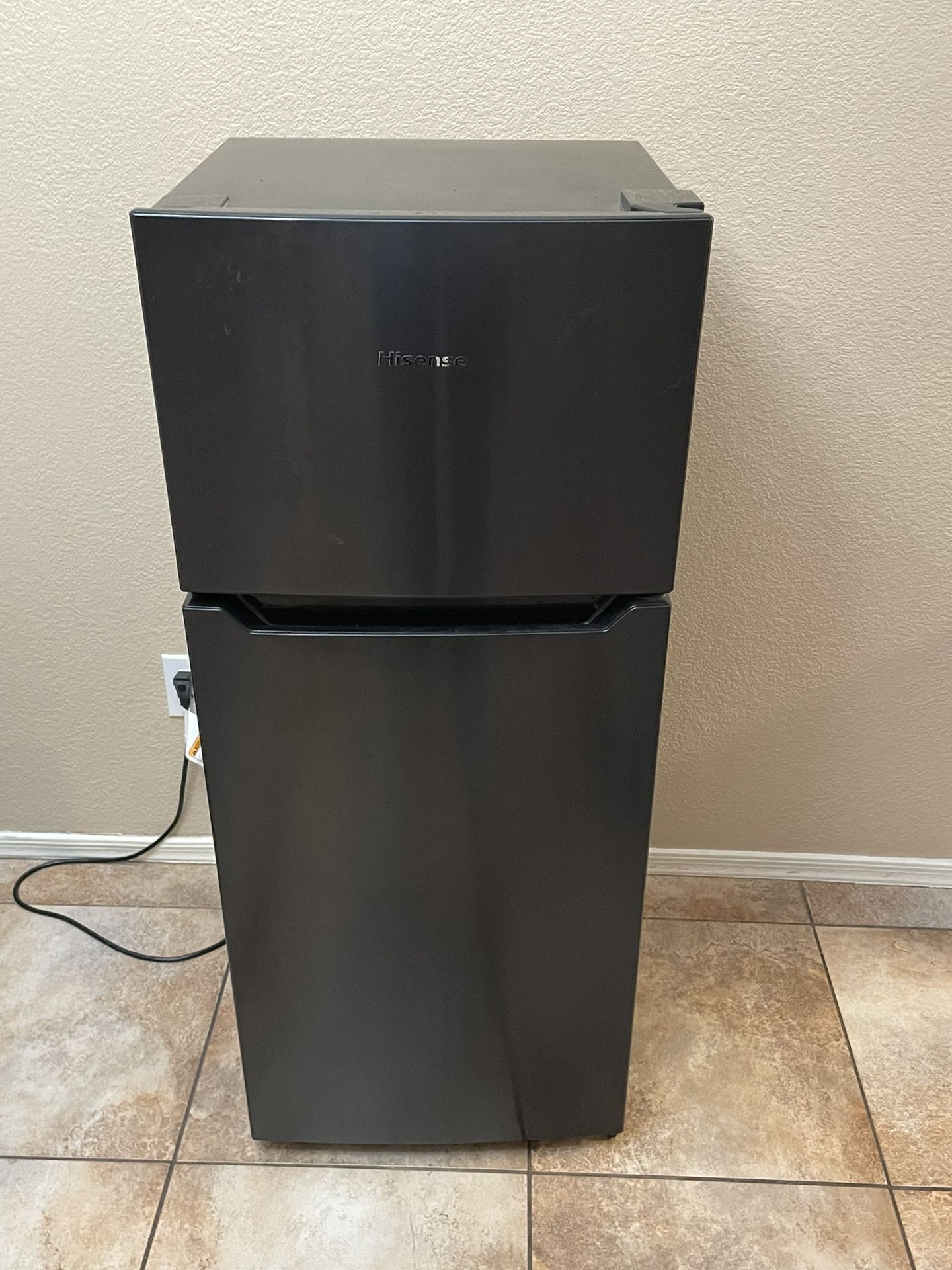 Hisense Mini Fridge/Freezer