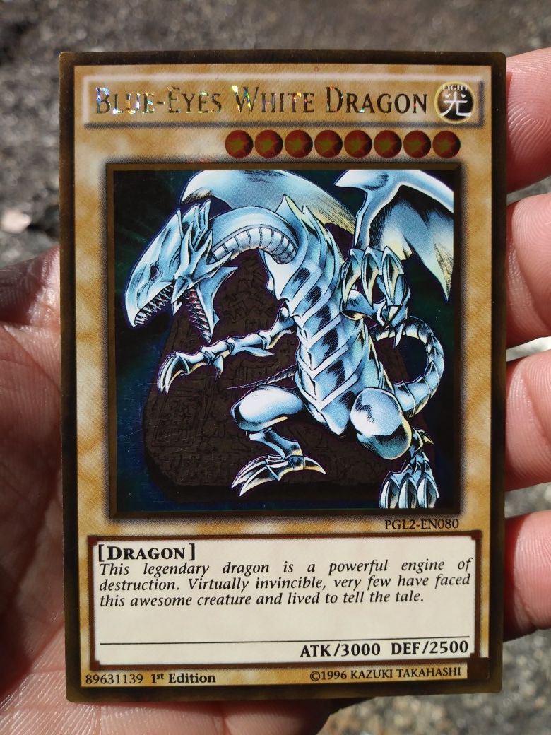 YUGIOH BLUE-EYES WHITE DRAGON GOLD RARE HOLO 1ST ED. MINT CONDITION!!!