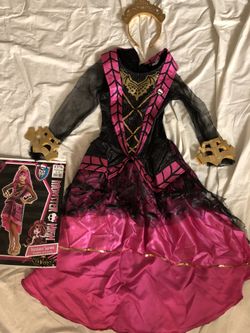 Dracula Dress costume, Size Child Medium (8-10)