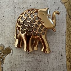 Gold Tone Vintage Elephant Brooch 