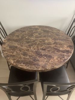 Table & chairs
