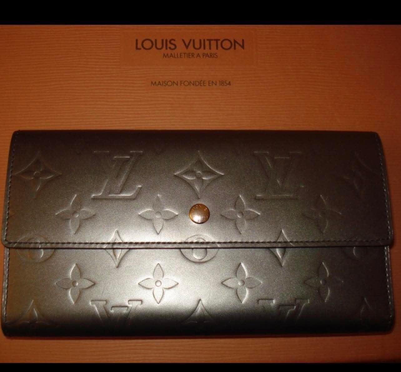 Gorgeous Authentic LV Louis Vuitton Silver Gray Light Shimmer Wallet