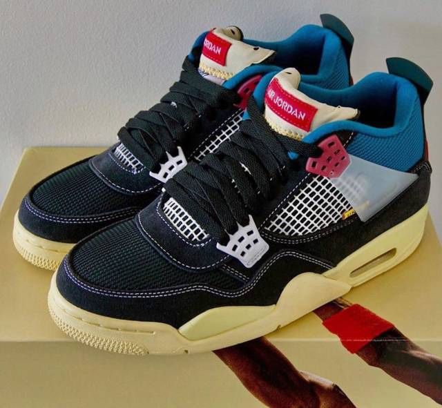 Jordan 4s Off Noir - $120 Each