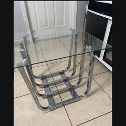 2 Glass Tables 1 Is A Coffee Table The Other Is A Side Table 
