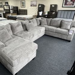 U Shape Sectional. 🚚WE DELIVER🚚