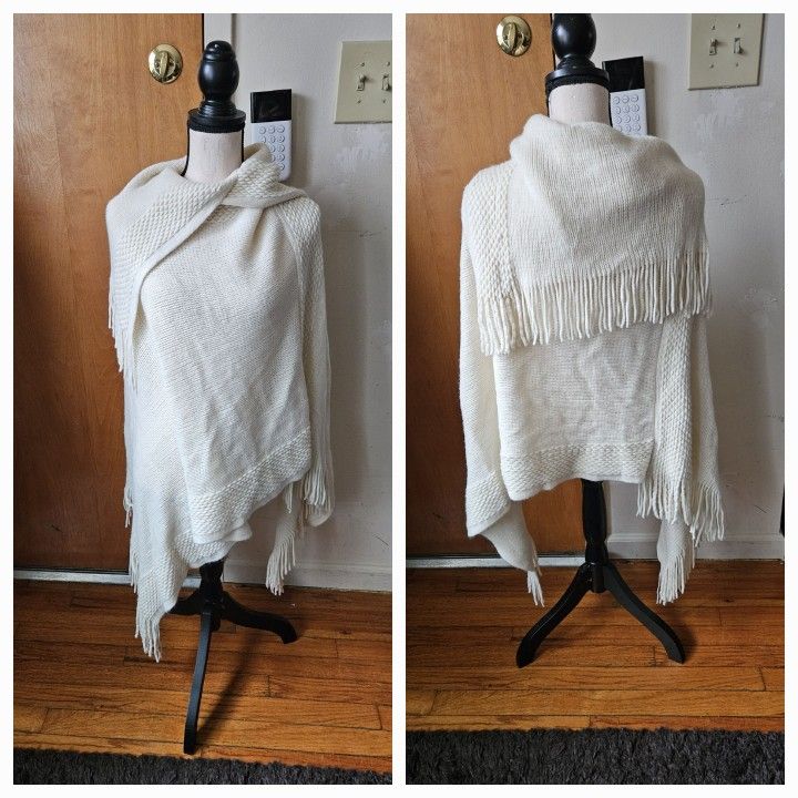 Cream white sweater knit poncho shawl with fringe one size fits all great with leggings or jeans and boots #Anthropologie #freepeople #bananarepublic 