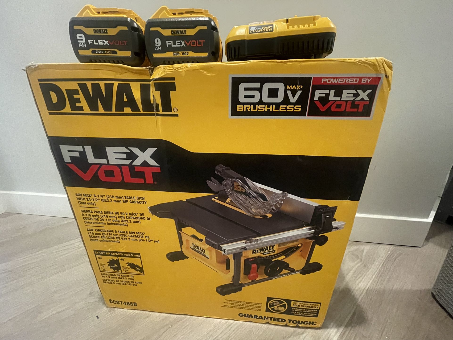 Table Saw with 2 batteries and Fast Charger