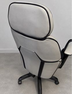 Gray and Black Executive Office Chair