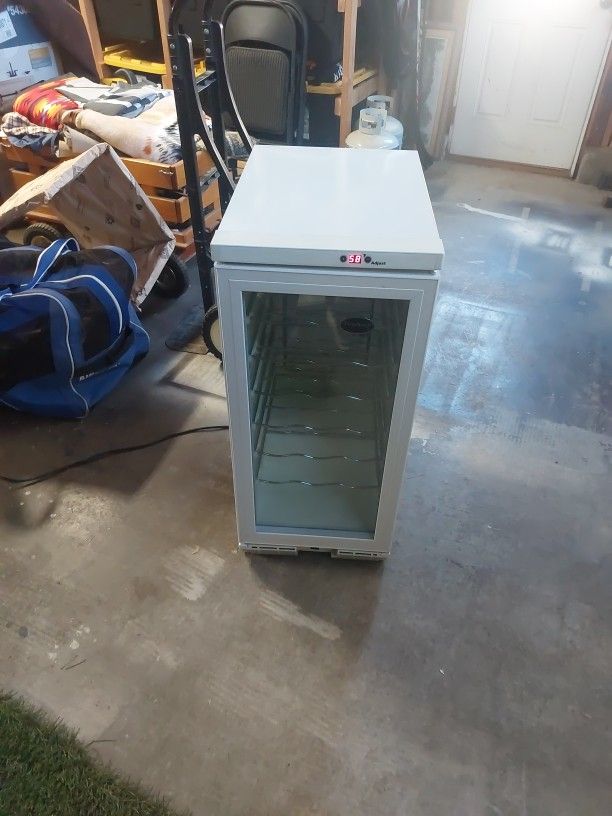 18 Bottle Wine Fridge For Sale 