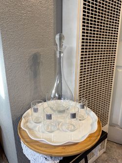 Princess House Set De Vinera Grande Y 4 Vasitos Minis De Crystal Heritage.