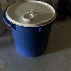 Tupperware 