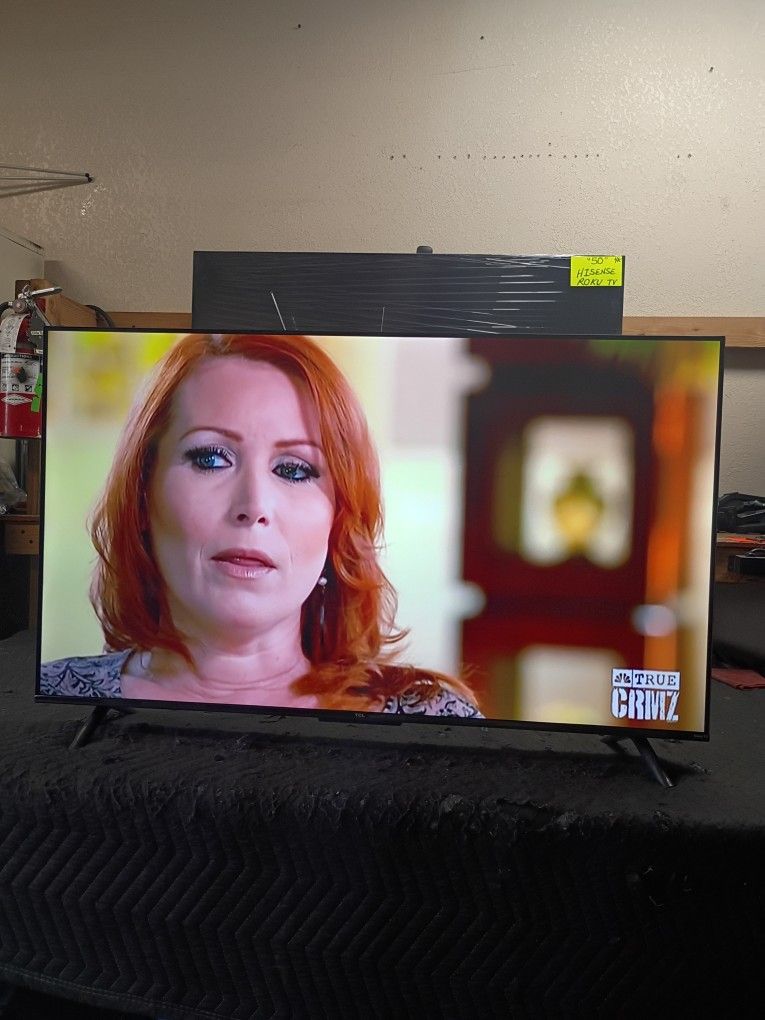 50 Inch Roku TCL 4k Smart TV Beautiful Tv Comes With Remote Control Shows Great Quality Clear Picture Works Perfect Guaranteed