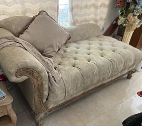 Sillon  Estilo Cleopatra   $170