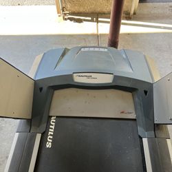 Nautilus T718 Pro Series Treadmill for Sale in Aurora IL OfferUp