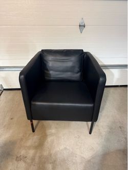 Free black chair